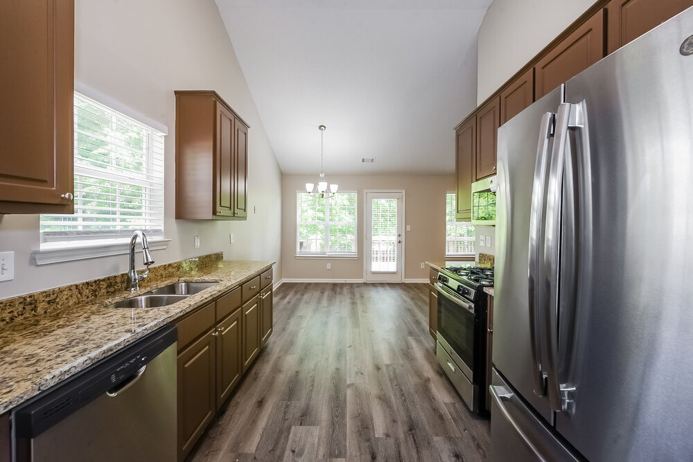 Building Photo - 824 Summit Park Trail