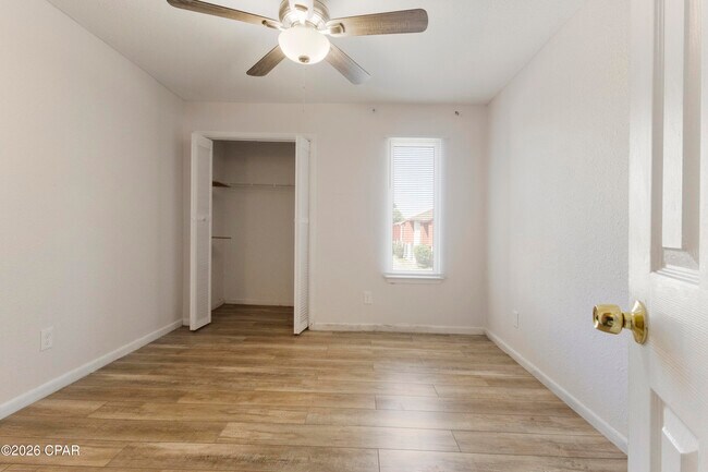 Building Photo - 4455 W 19th St