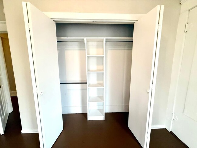 Building Photo - 1501 N Washington St