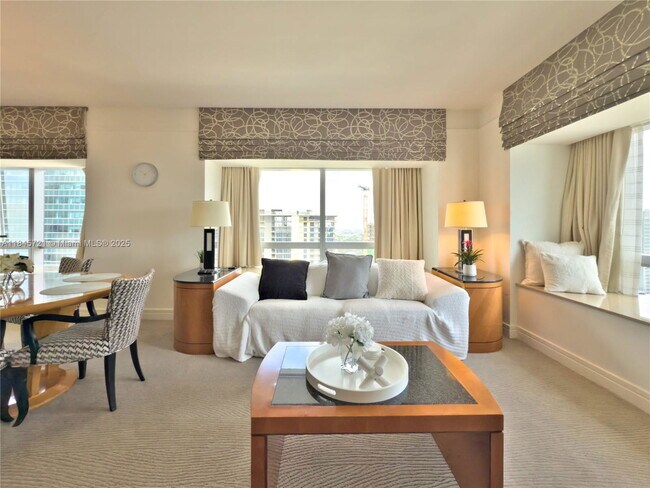 Building Photo - 1435 Brickell Ave