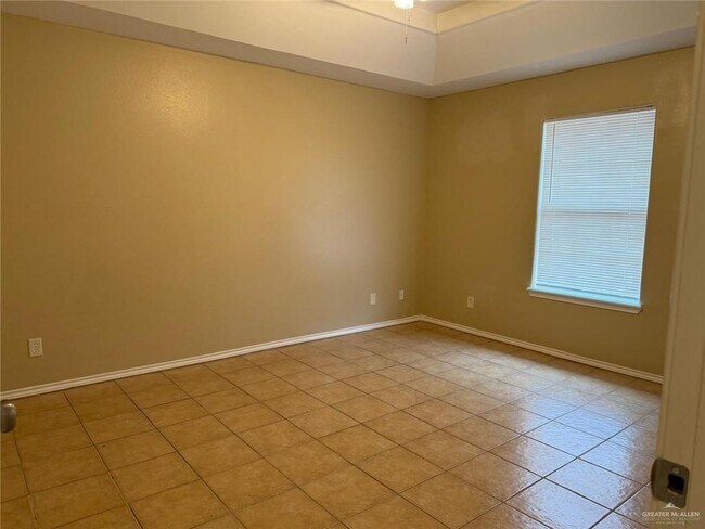 Building Photo - 7 La Mancha Dr
