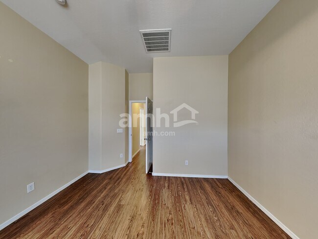 Building Photo - 10027 W Southgate Ave