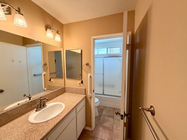 Building Photo - Monterey model home in Leisure Village - 55+ Active Community