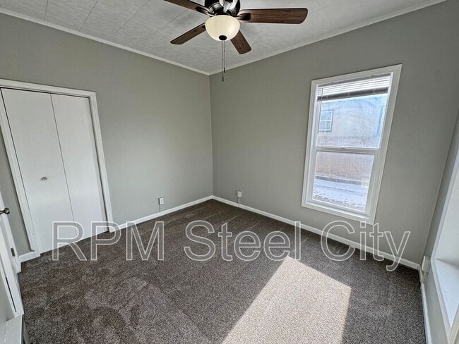 Building Photo - 1626 E Routt Ave