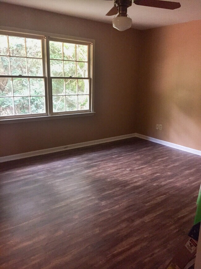 Primary Photo - 4102 Landau Dr