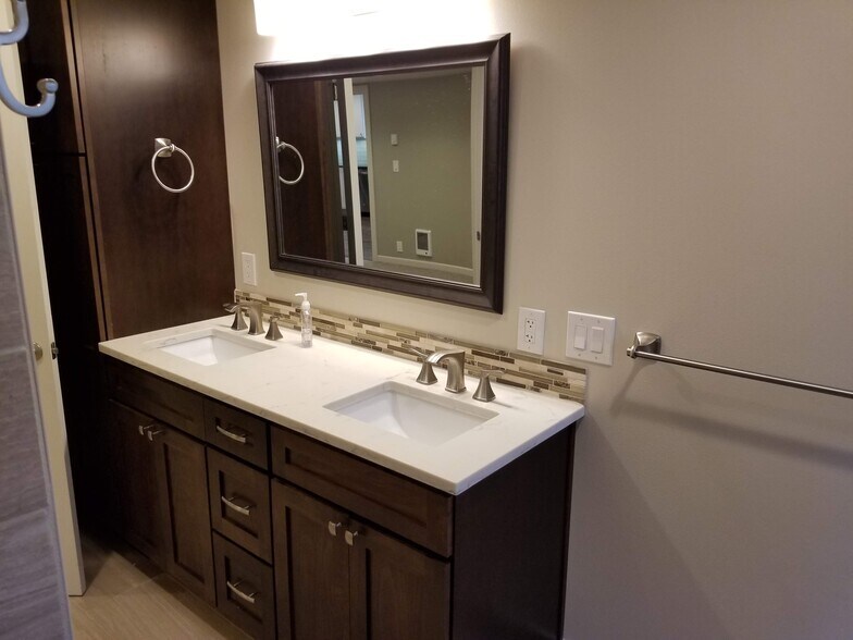 Main Bath - 8609 Warren Dr NW