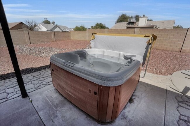 Building Photo - Tucson Desert Oasis: Your Dream 3-Bed Home Awaits!
