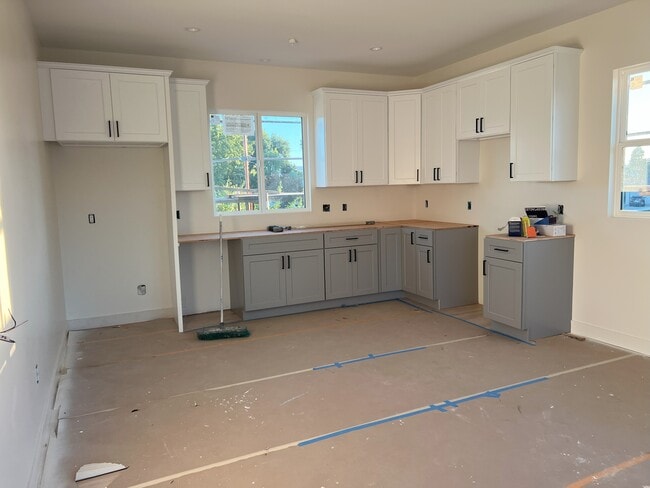 Building Photo - 7538 Cozycroft Ave