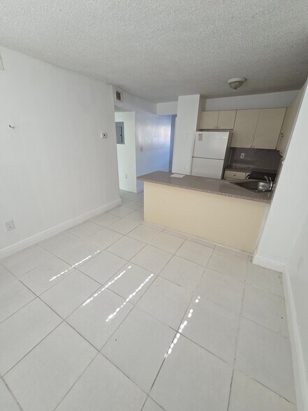kitchen and dining room - 2460 W 56th St