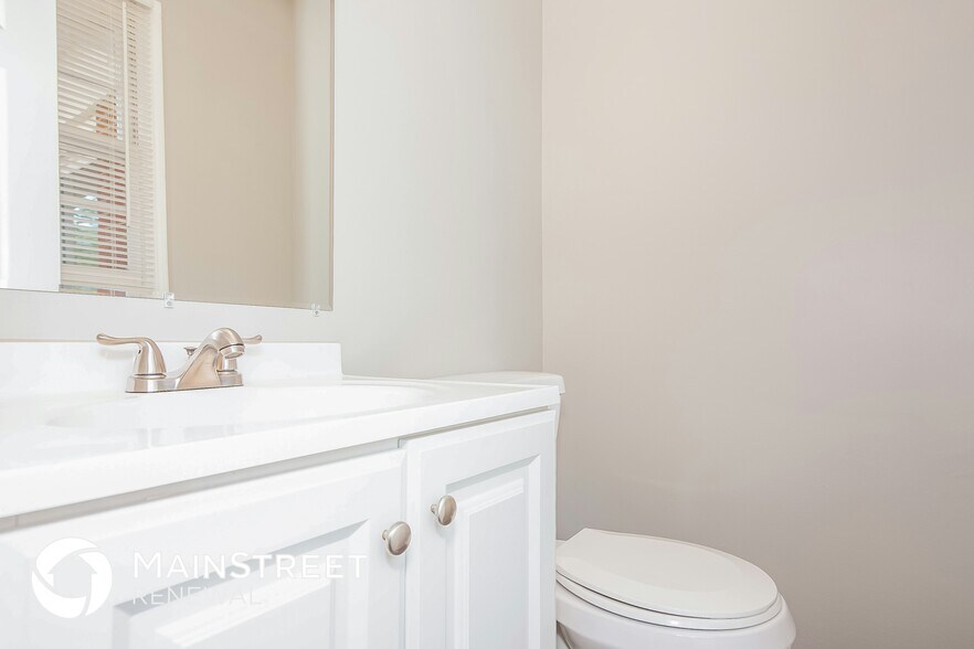 Building Photo - 8711 Farmwood Ct