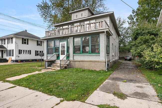 Building Photo - 1639 Wendler Ave SW