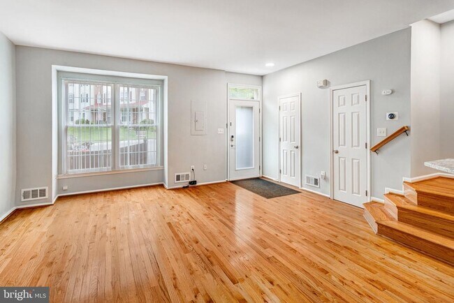 Building Photo - 8315 Sanderling Way