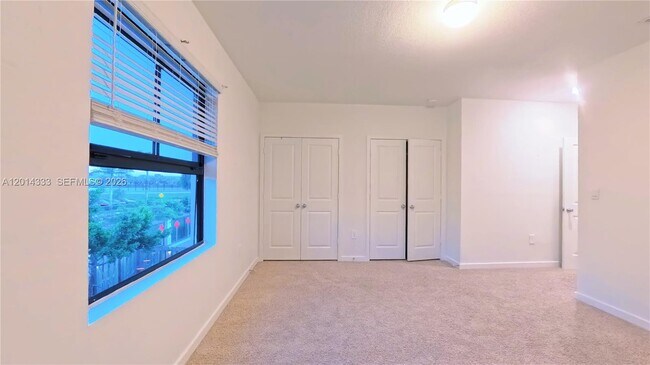Building Photo - 1232 NE 5th Ct