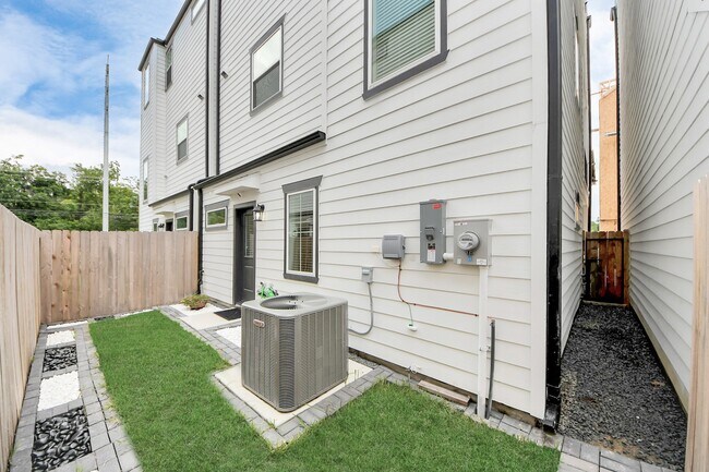 Building Photo - 5502 Wheatley St