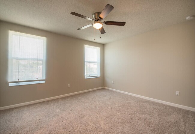 Building Photo - 3944 SE Caladium Ct