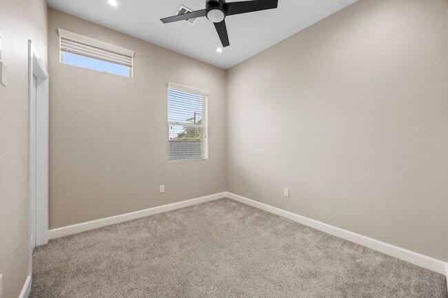 Building Photo - 317 E 35th St