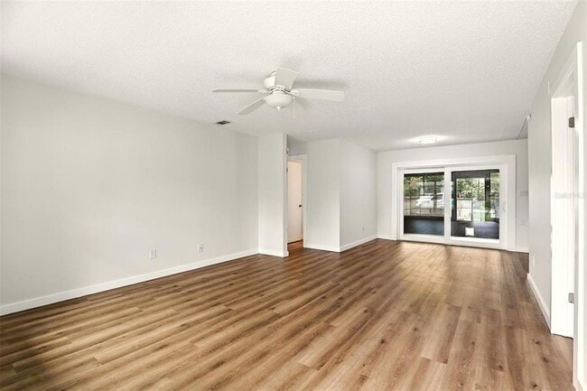 Building Photo - 102 Ventura Dr