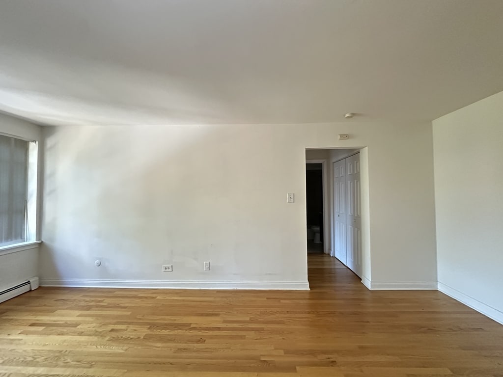 Building Photo - 3710 N Pine Grove Ave