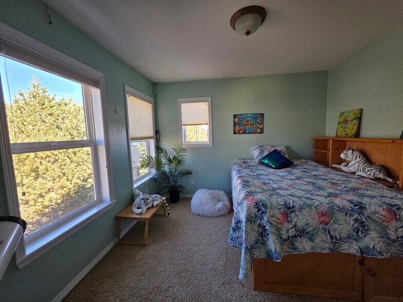 Building Photo - 9536 W Avalon Dr