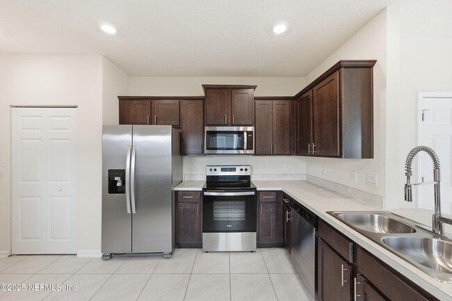 Building Photo - 908 Observatory Pkwy