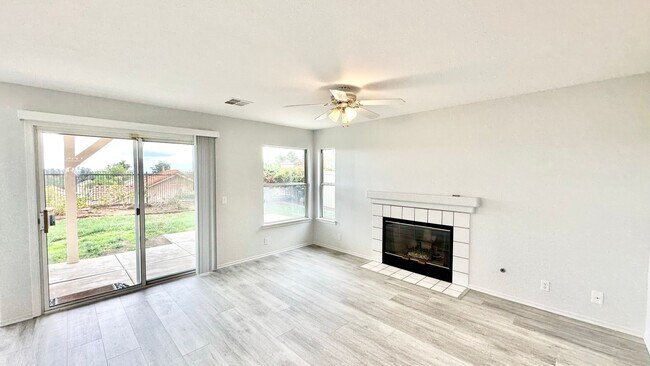 Building Photo - Awesome Two-Story Home, Recently & Freshly Updated, just minutes to downtown Fallbrook!