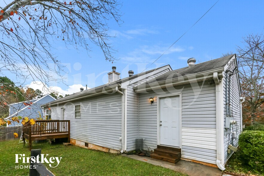 Building Photo - 604 Rays Ln SE