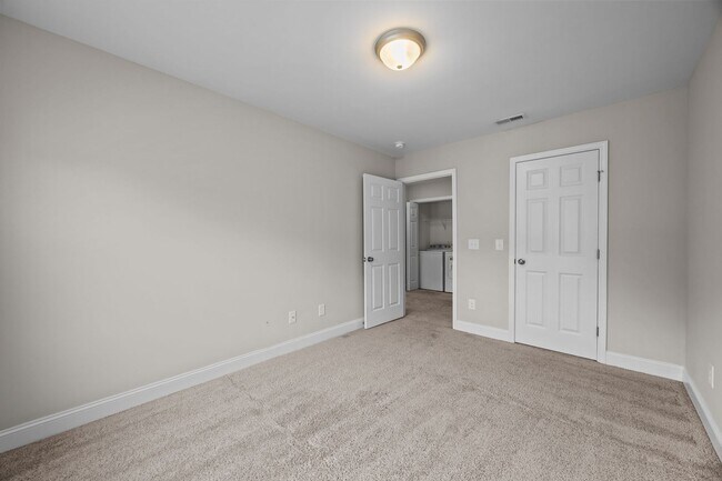 Building Photo - 211 N Stingray Ln