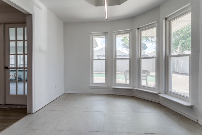 Building Photo - 105 Douglas Dr