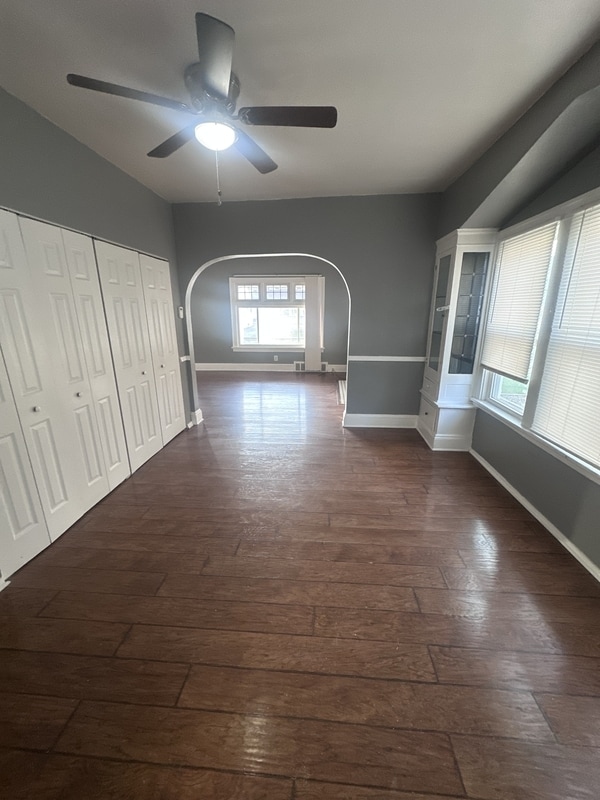 Building Photo - 4915 E 109th St