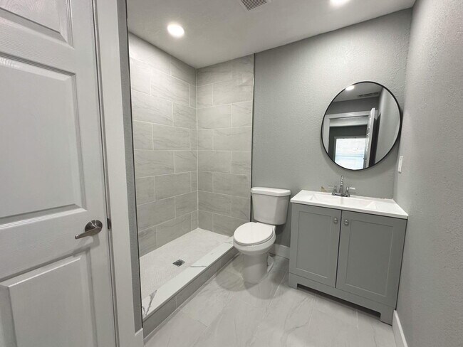 Building Photo - "Charming 3-Bed Oasis with 2 Baths in New ...