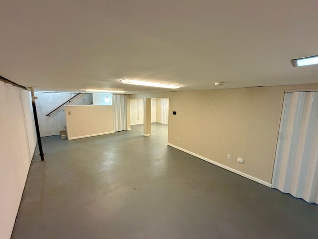 Building Photo - Move-In Ready 3BR/2BA Home with 2-Car Garage in St. Charles