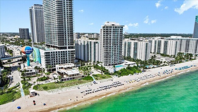 Building Photo - 4001 S Ocean Dr