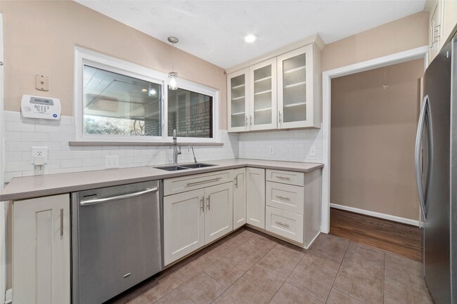 Building Photo - 10627 Moonlight Dr