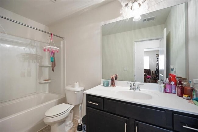 Building Photo - 2730 Kemp Ct