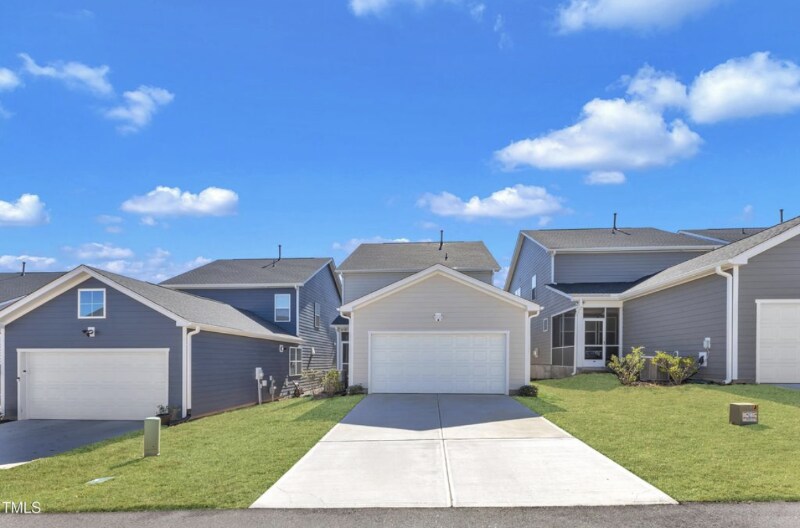 Building Photo - 372 Natsam Wds Wy