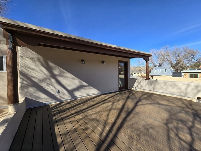 Building Photo - 522B Juniper