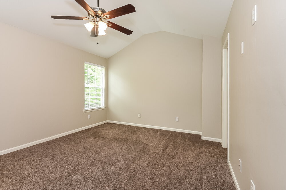 Building Photo - 365 Hidden Creek Ln