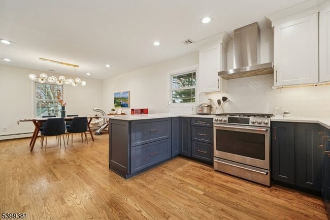 Building Photo - 17 Edison Dr