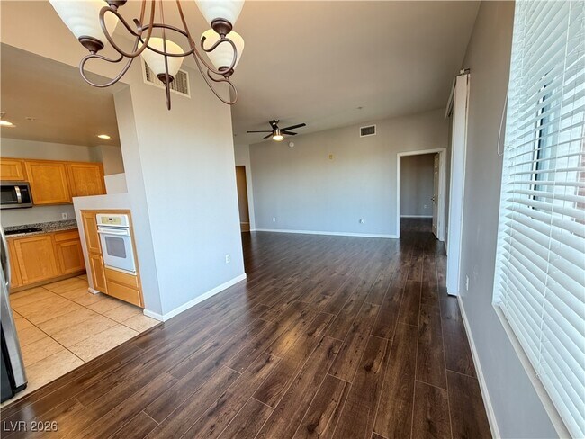 Building Photo - 23 E Agate Ave