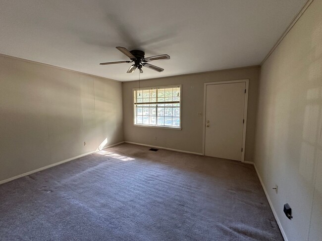 Building Photo - Come look at this 2-bedroom 1-bath home in...