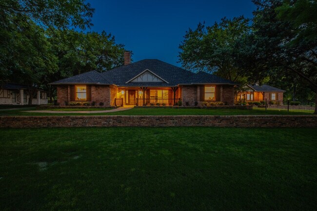 Building Photo - 11501 Custer Trail
