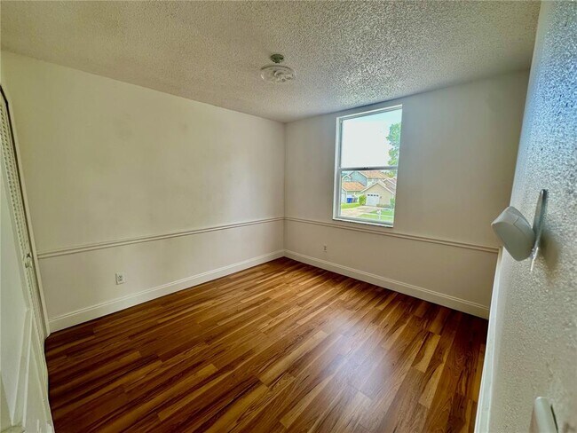 Building Photo - 2320 Pebble Brook Rd