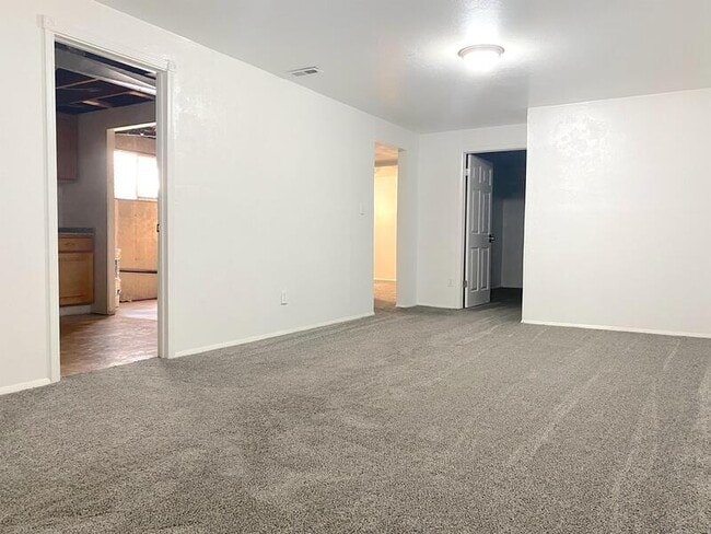 Building Photo - 5542 S 5340 W