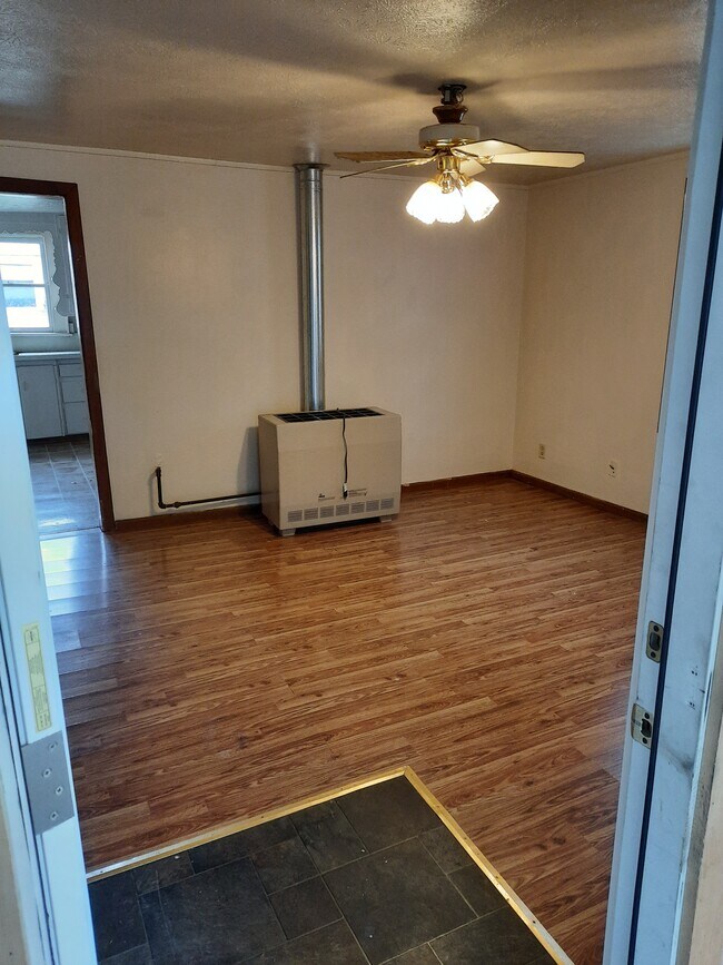 Building Photo - 1516 N Farmer Ave