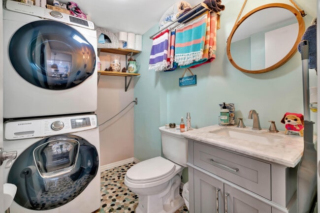 Building Photo - 148 Heritage Way