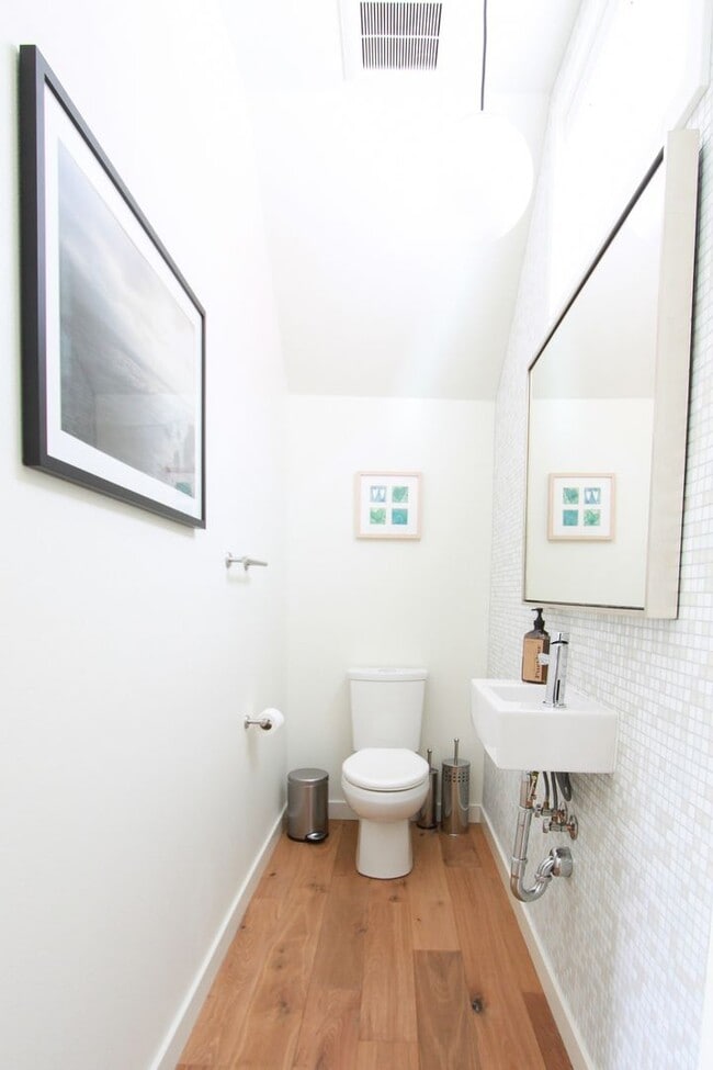 Building Photo - Modern 3-Bedroom Home in North Queen Anne