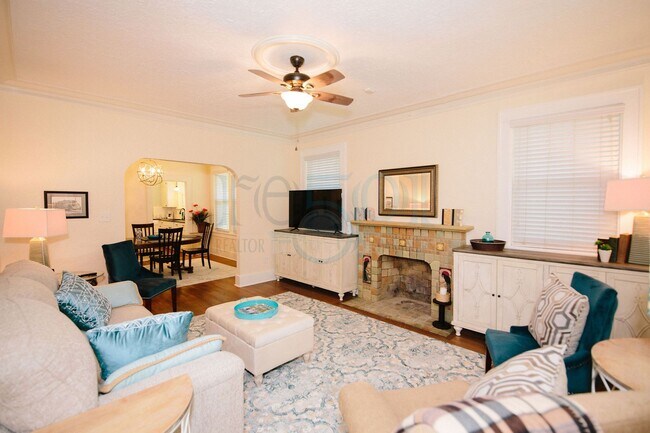 Building Photo - 1508 Kavanaugh Blvd