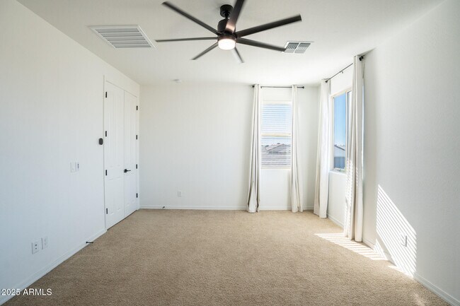 Building Photo - 4368 N Pioneer Dr