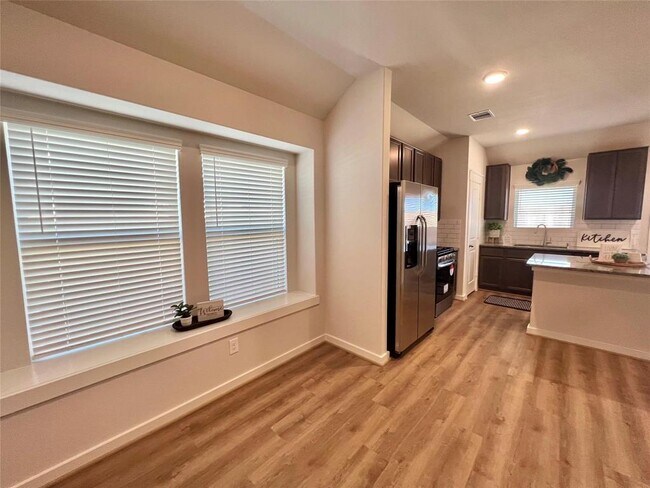 Building Photo - 7534 Coral Ter Dr