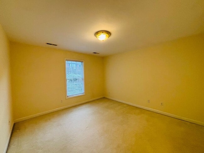Building Photo - 1104 Caldwell Dr